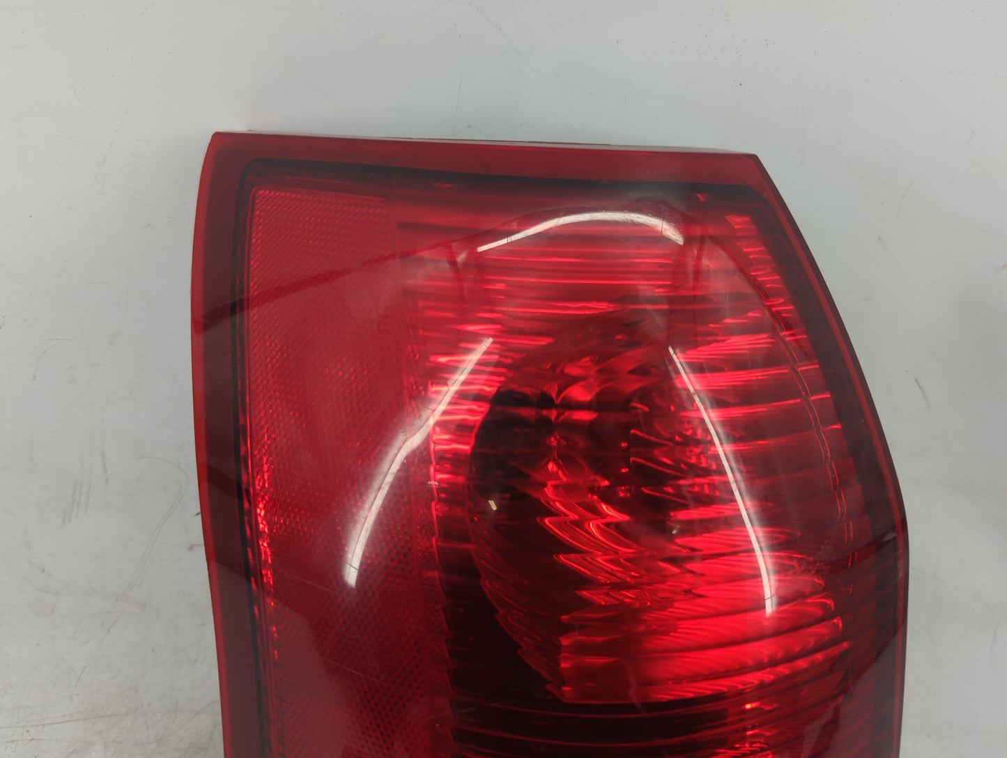 2002-2003 Saturn Vue Tail Light Assembly Driver Left OEM P/N:22692372 Fits Fits 2002 2003 OEM Used Auto Parts - Oemusedautop