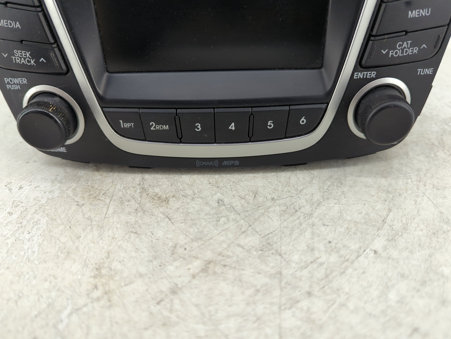 2005 Saturn Vue Radio AM FM Cd Player Receiver Replacement P/N:96170-1R1104X Fits OEM Used Auto Parts - Oemusedautoparts1.co