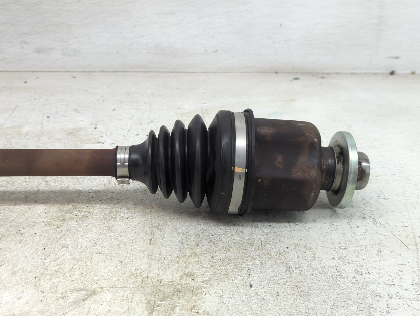 2002-2005 Saturn Vue Axle Shaft Front Passenger Cv C/v - Oemusedautoparts1.com