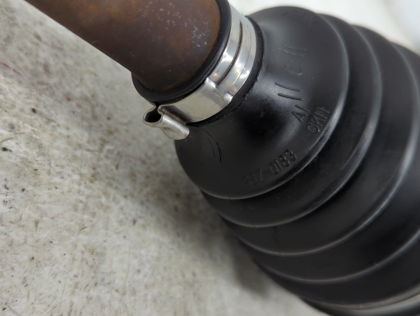 2002-2005 Saturn Vue Axle Shaft Front Passenger Cv C/v - Oemusedautoparts1.com