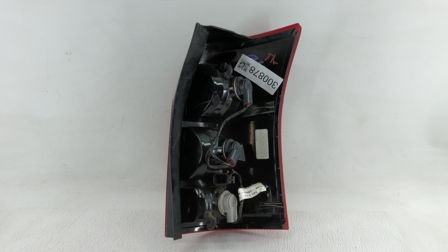 2005 Saturn Vue Tail Light Assembly Driver Left OEM Fits OEM Used Auto Parts - Oemusedautoparts1.com