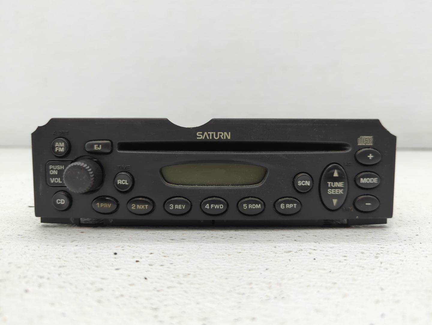 2005 Saturn Vue Radio AM FM Cd Player Receiver Replacement P/N:15219738 Fits Fits 2004 OEM Used Auto Parts - Oemusedautopart