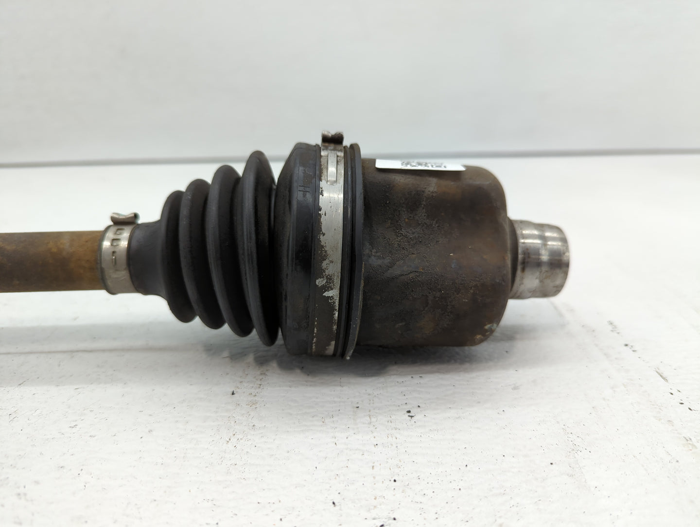 2005-2007 Saturn Vue Axle Shaft Front Driver Cv C/v - Oemusedautoparts1.com