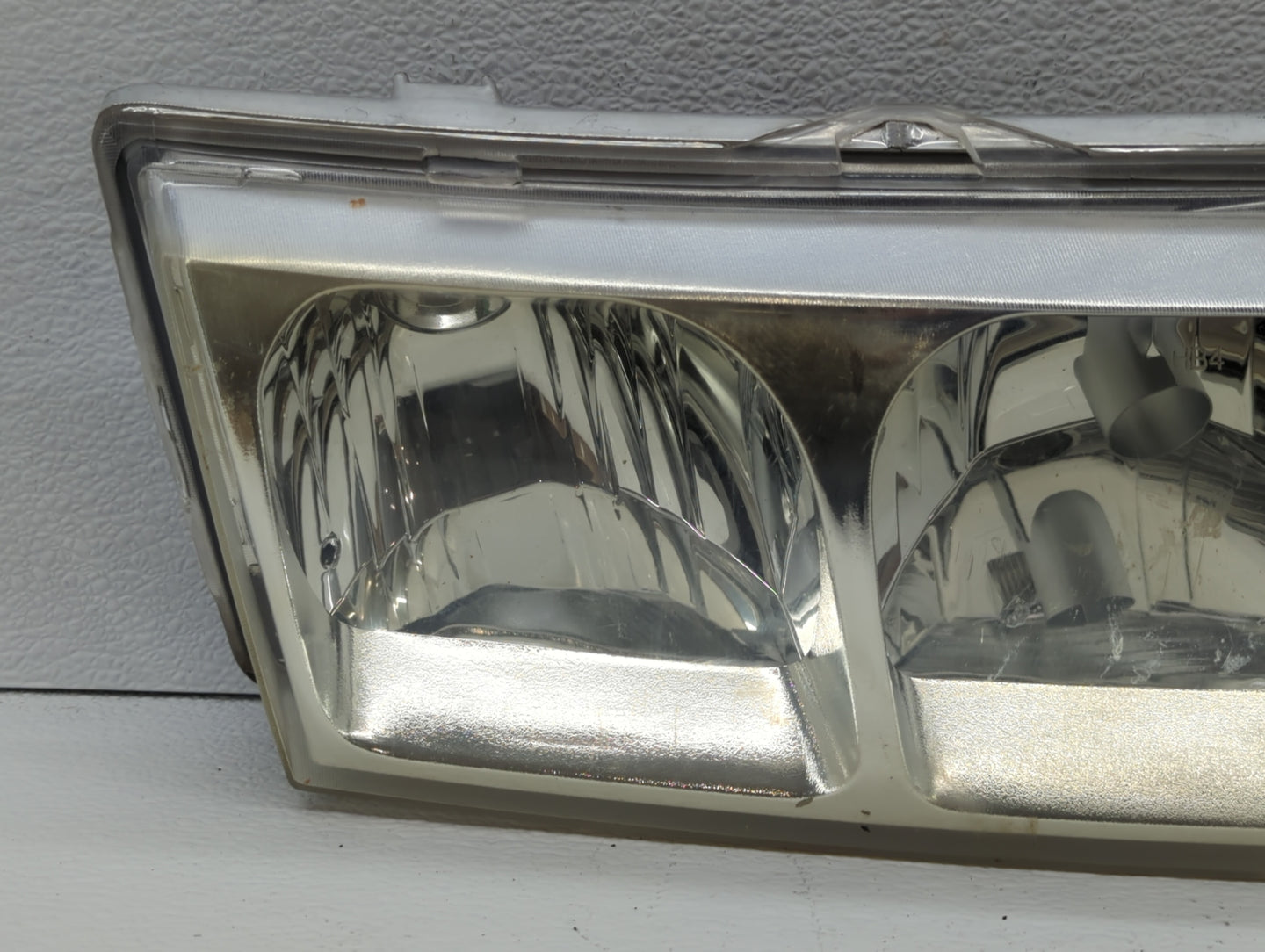 2005-2005 Saturn Vue Driver Left Oem Head Light Headlight Lamp - Oemusedautoparts1.com