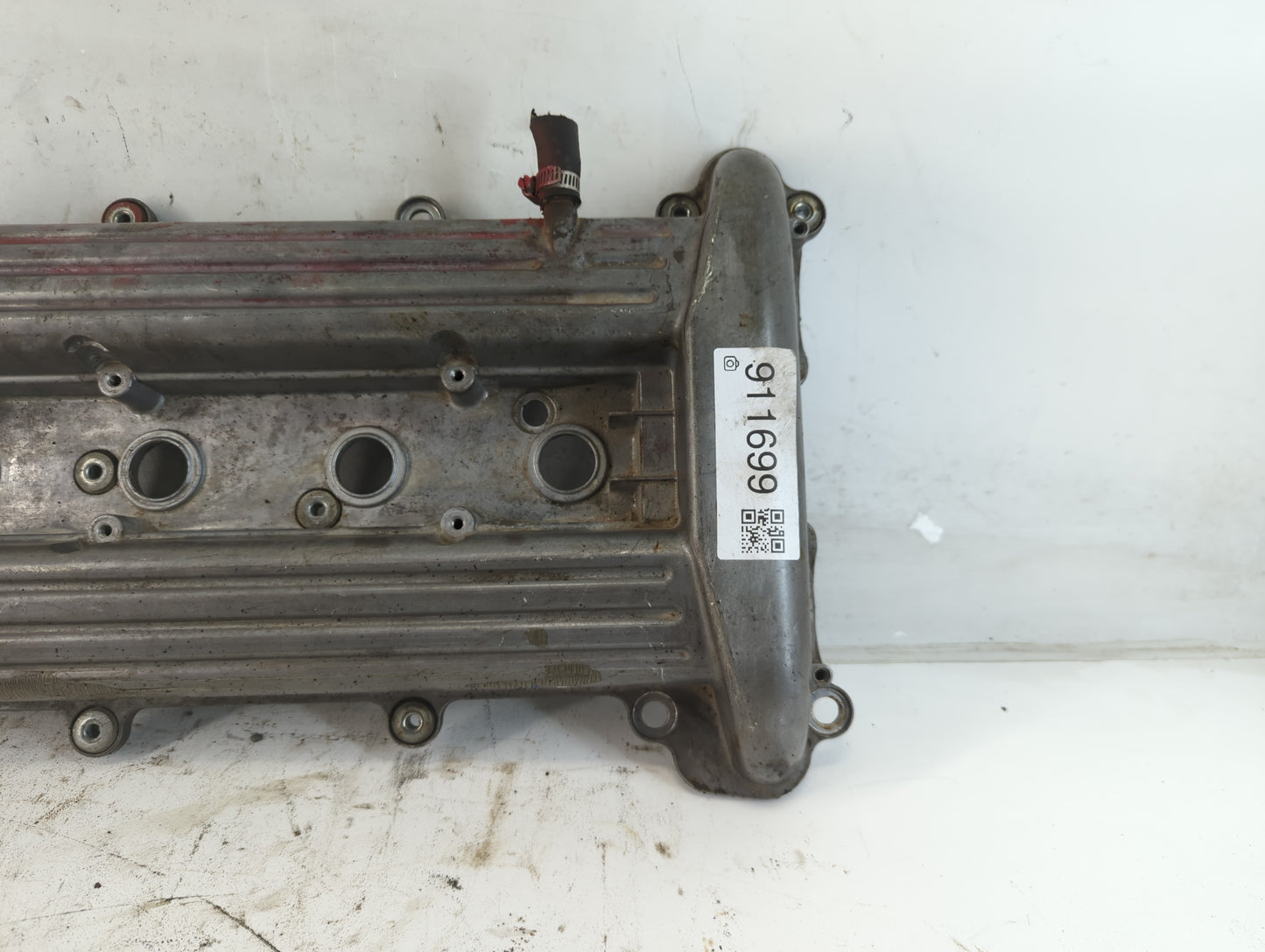 2005 Saturn Vue Driver Left Cylinder Head Valve Cover P/N:24426736 24 426 736 Fits OEM Used Auto Parts - Oemusedautoparts1.c