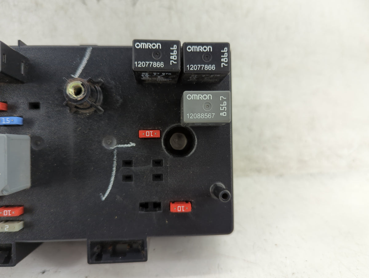 2004-2005 Saturn Vue Body Control Module Bcm Inner Cabin Fuse Box - Oemusedautoparts1.com