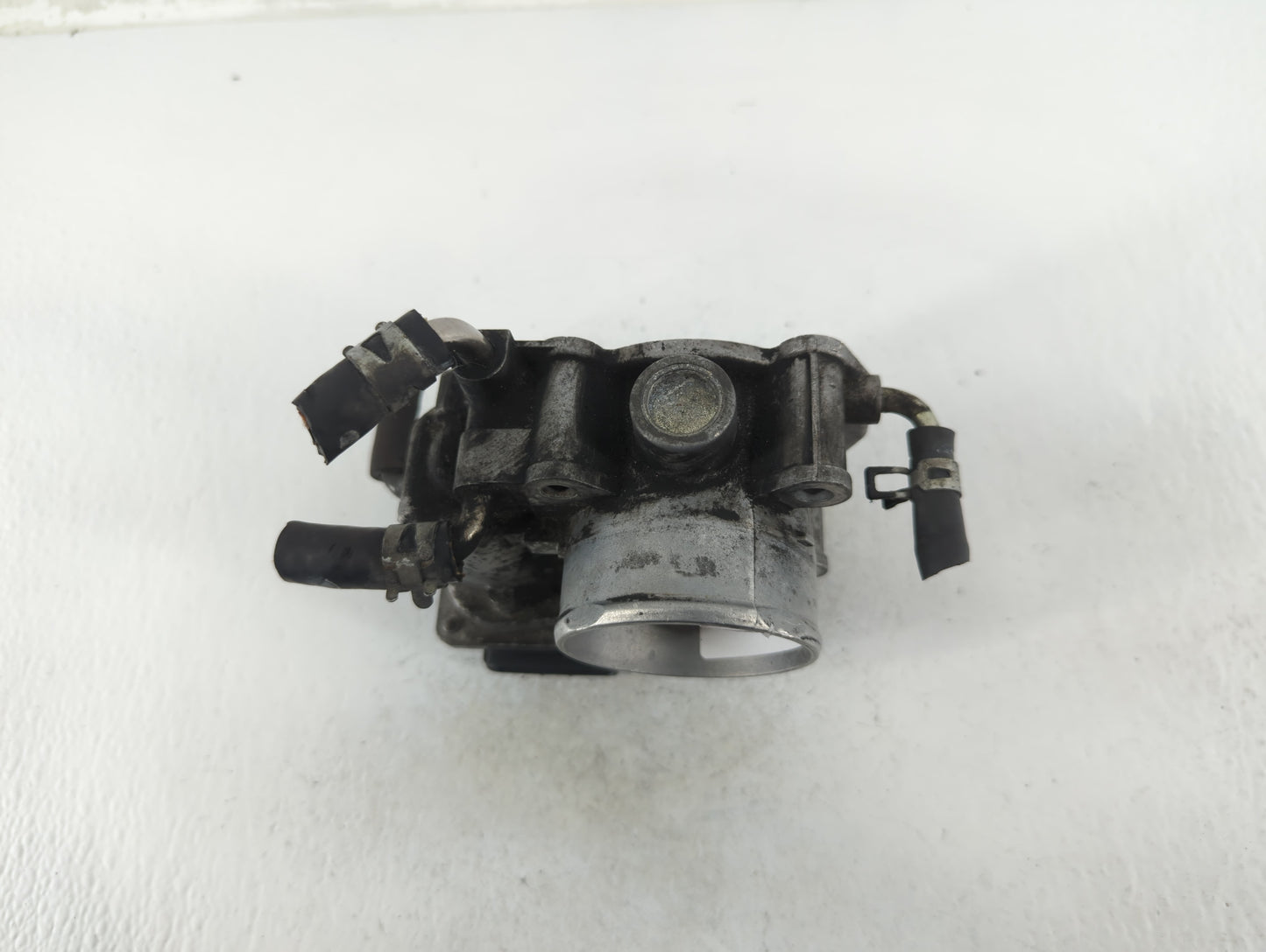 2005-2006 Scion Tc Throttle Body P/N:22030-28060 Fits Fits 2004 2005 2006 2007 OEM Used Auto Parts - Oemusedautoparts1.com