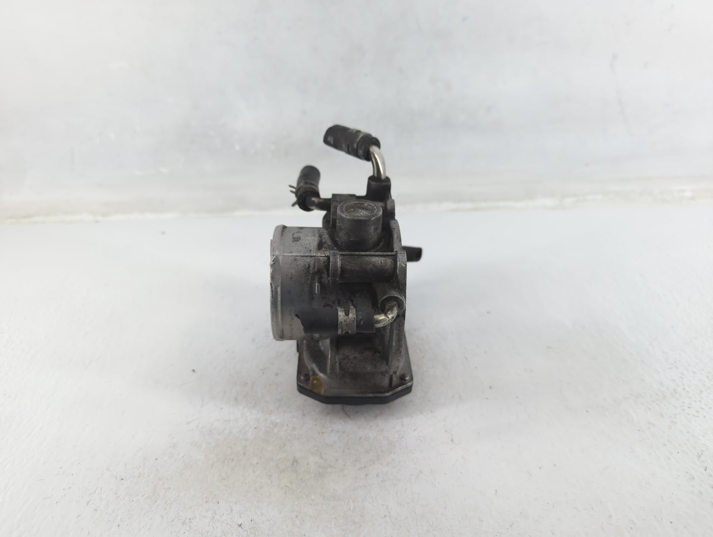 2005-2006 Scion Tc Throttle Body P/N:22030-28060 Fits Fits 2004 2005 2006 2007 OEM Used Auto Parts - Oemusedautoparts1.com