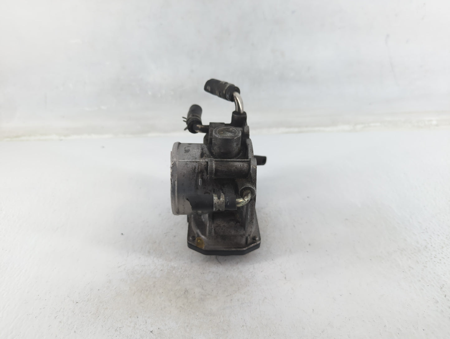 2005-2006 Scion Tc Throttle Body P/N:22030-28060 Fits Fits 2004 2005 2006 2007 OEM Used Auto Parts - Oemusedautoparts1.com