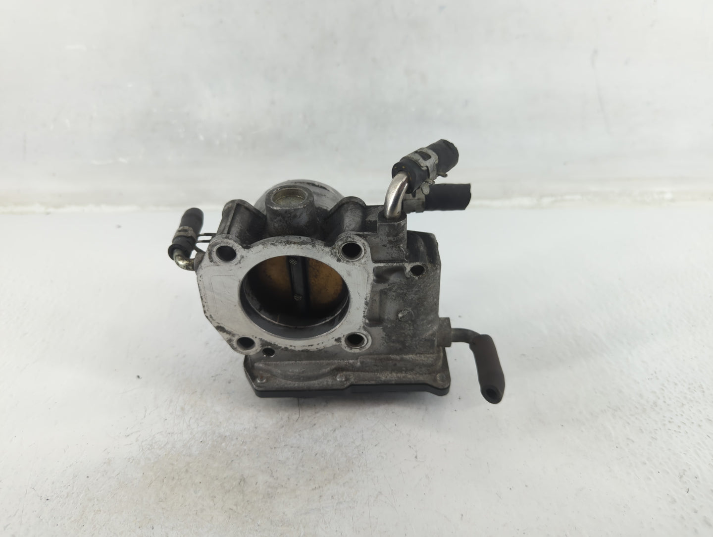 2005-2006 Scion Tc Throttle Body P/N:22030-28060 Fits Fits 2004 2005 2006 2007 OEM Used Auto Parts - Oemusedautoparts1.com