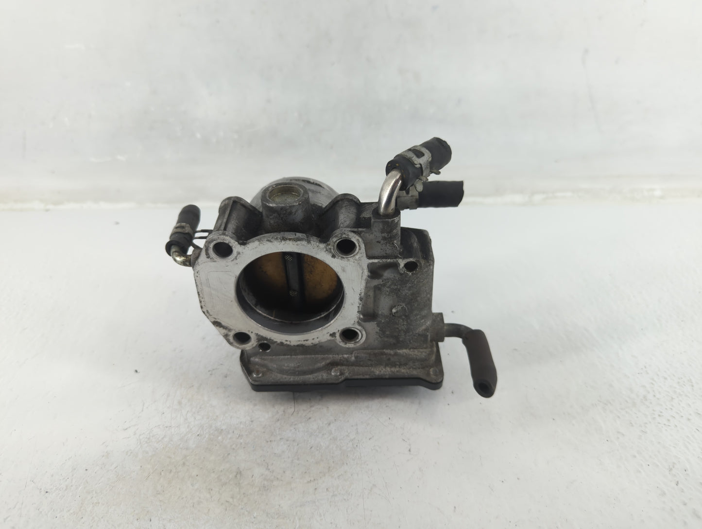 2005-2006 Scion Tc Throttle Body P/N:22030-28060 Fits Fits 2004 2005 2006 2007 OEM Used Auto Parts - Oemusedautoparts1.com