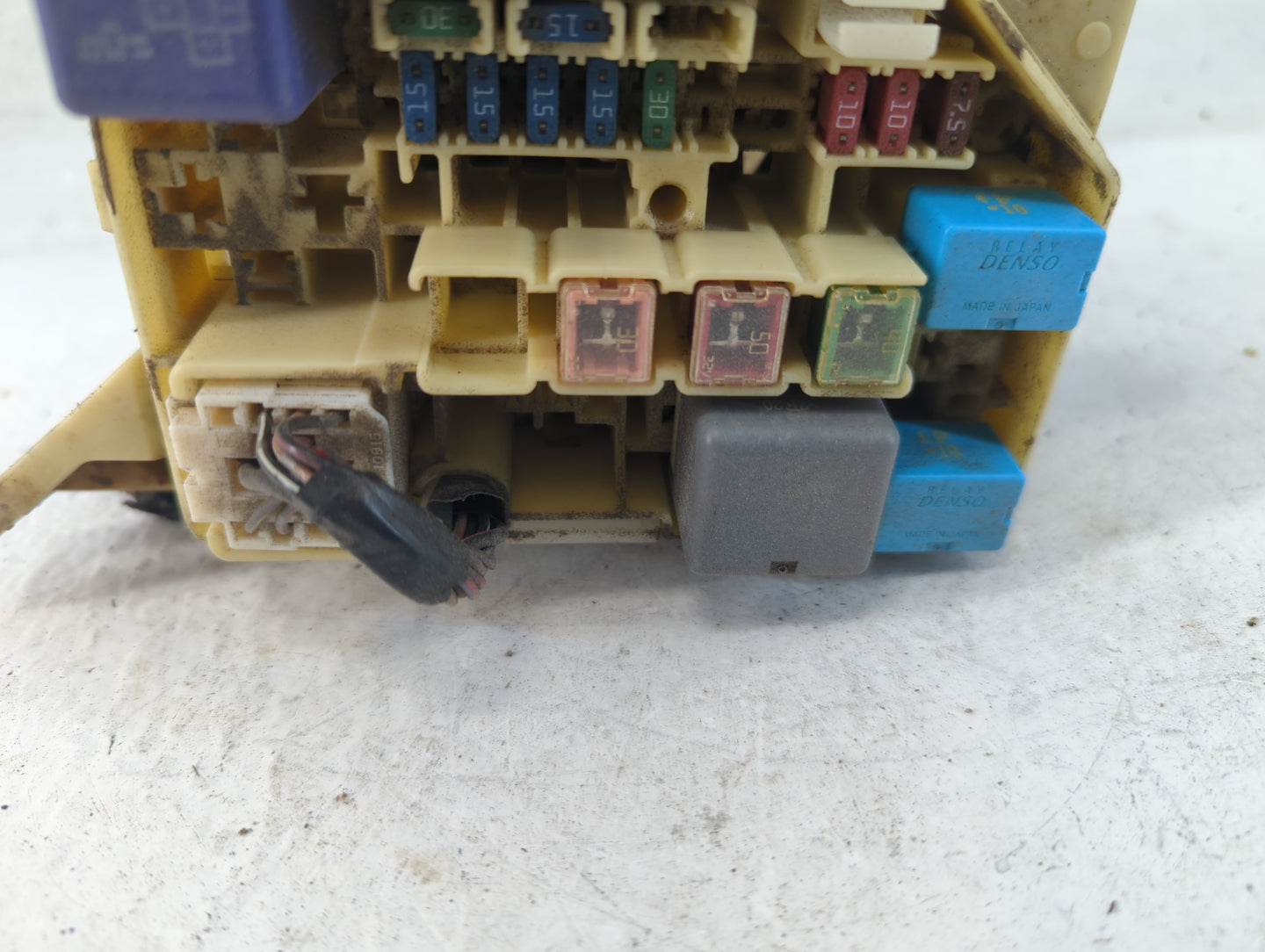 2004-2006 Scion Xb Fusebox Fuse Box Panel Relay Module Fits Fits 2004 2005 2006 OEM Used Auto Parts - Oemusedautoparts1.com
