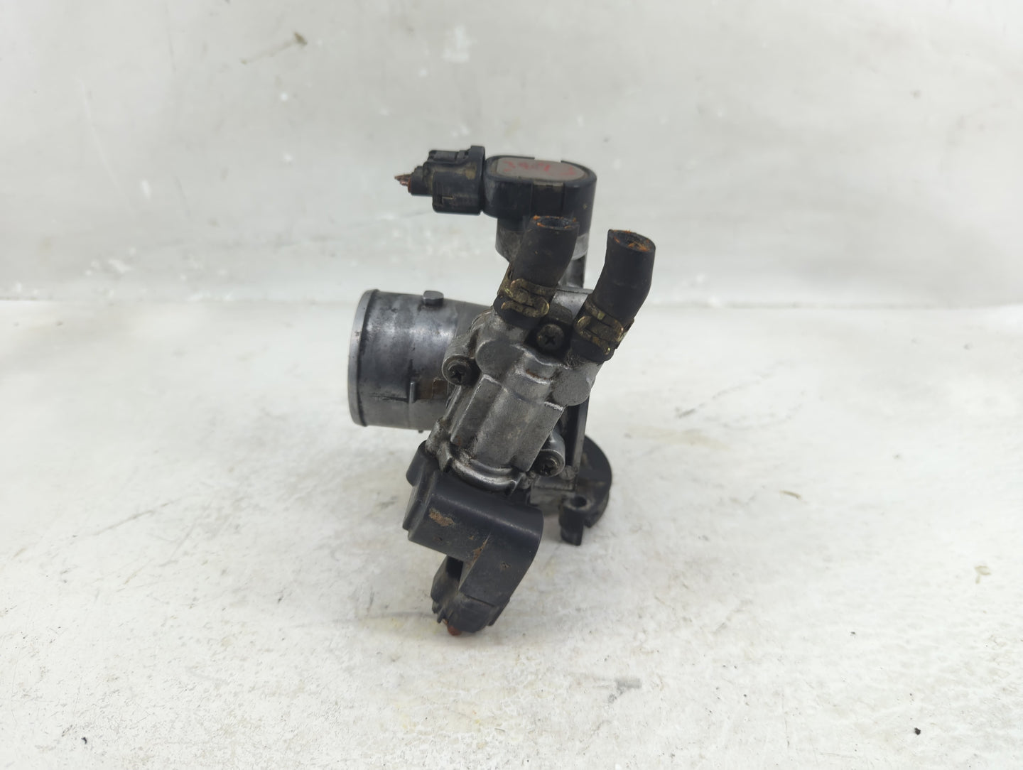2004-2006 Scion Xb Throttle Body Fits Fits 2000 2001 2002 2003 2004 2005 2006 OEM Used Auto Parts - Oemusedautoparts1.com