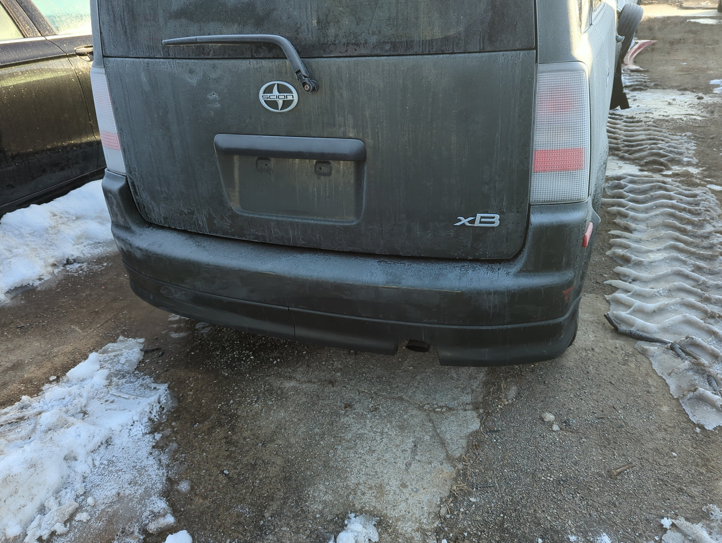 2004-2006 Scion Xb Rear Bumper Assembly Oem 1369566 - Oemusedautoparts1.com