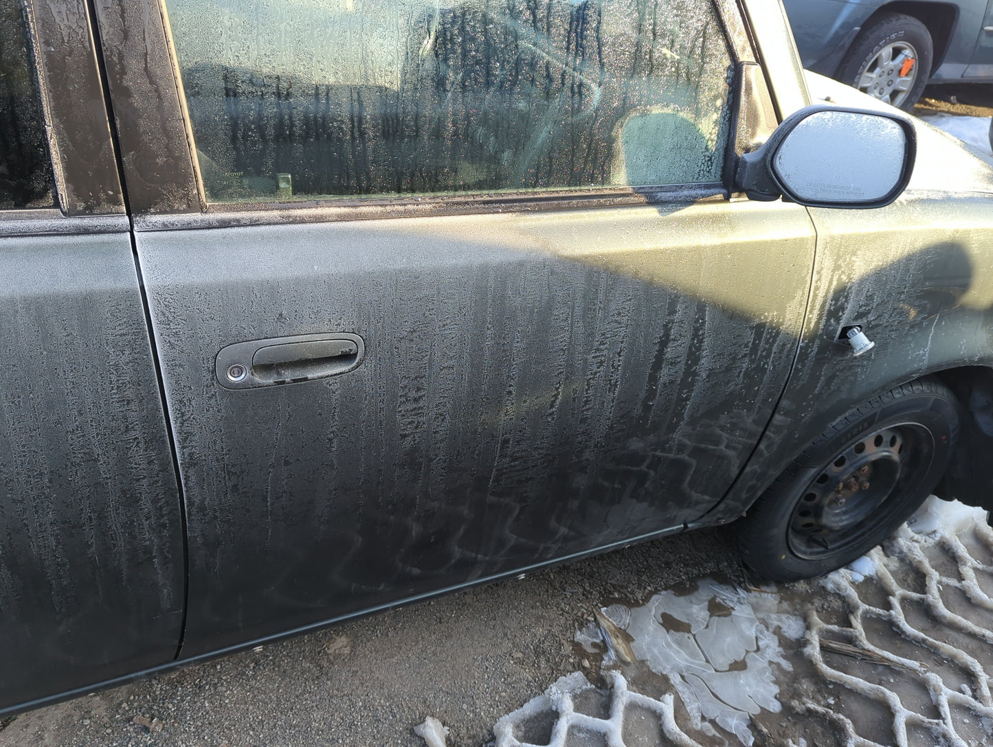 2004-2006 Scion Xb Passenger Front Door Oem 1369644 - Oemusedautoparts1.com