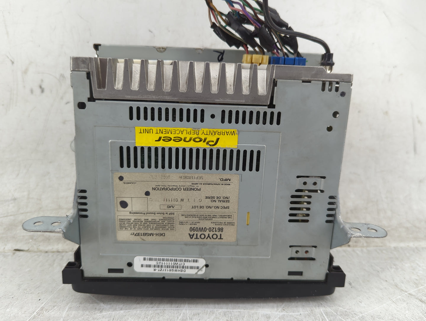 2004-2005 Scion Xb Radio AM FM Cd Player Receiver Replacement P/N:86120-0W090 Fits Fits 2004 2005 2006 OEM Used Auto Parts -