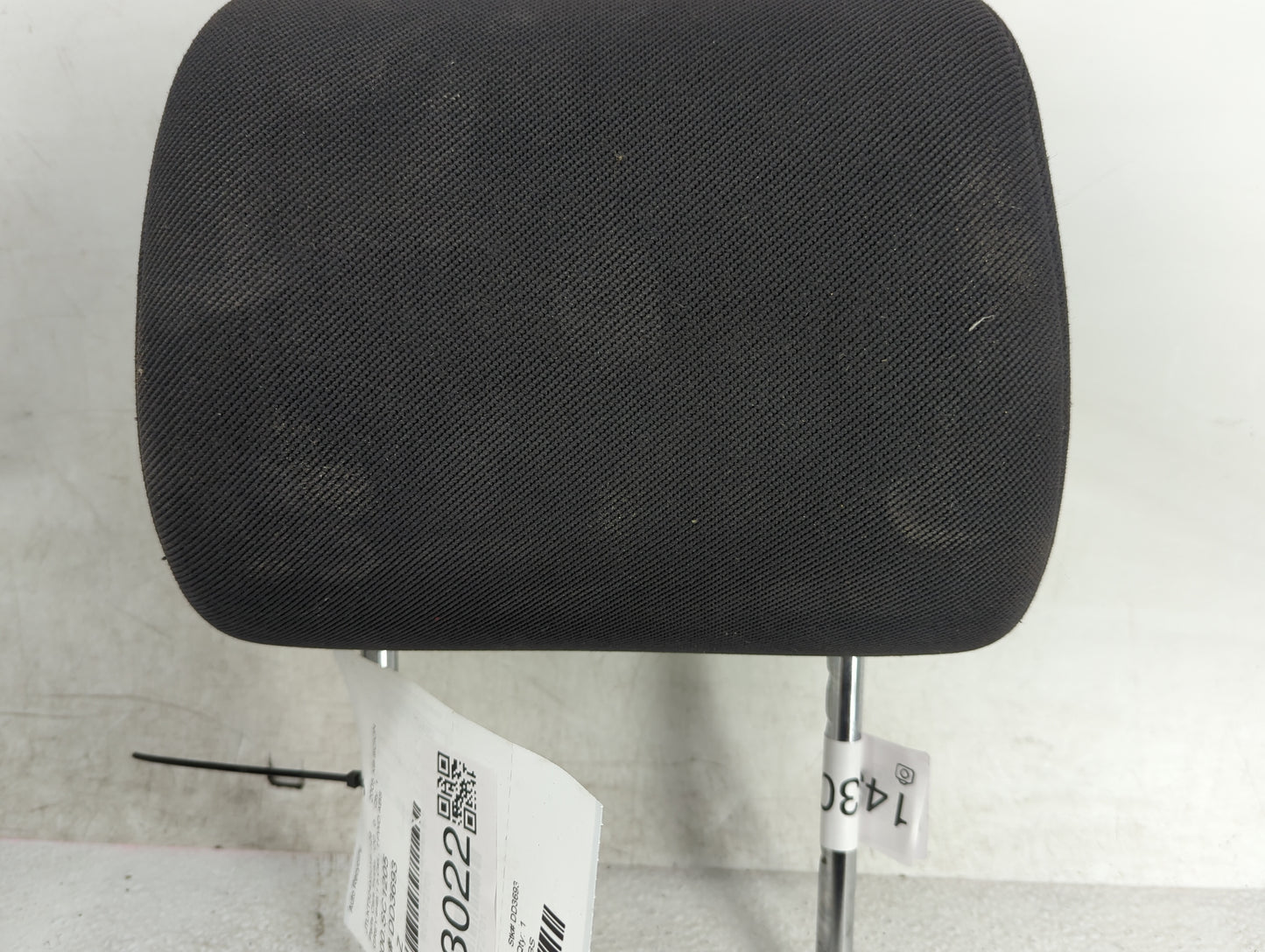 2005-2005 Scion Xb Headrest Head Rest Front Driver Seat Black - Oemusedautoparts1.com