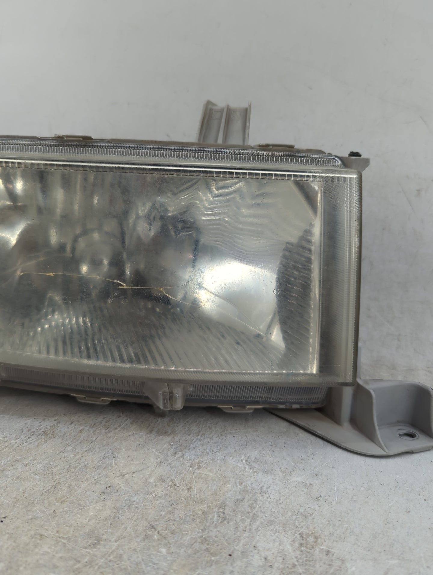 2004-2006 Scion Xb Driver Left Oem Head Light Headlight Lamp 1465703 - Oemusedautoparts1.com