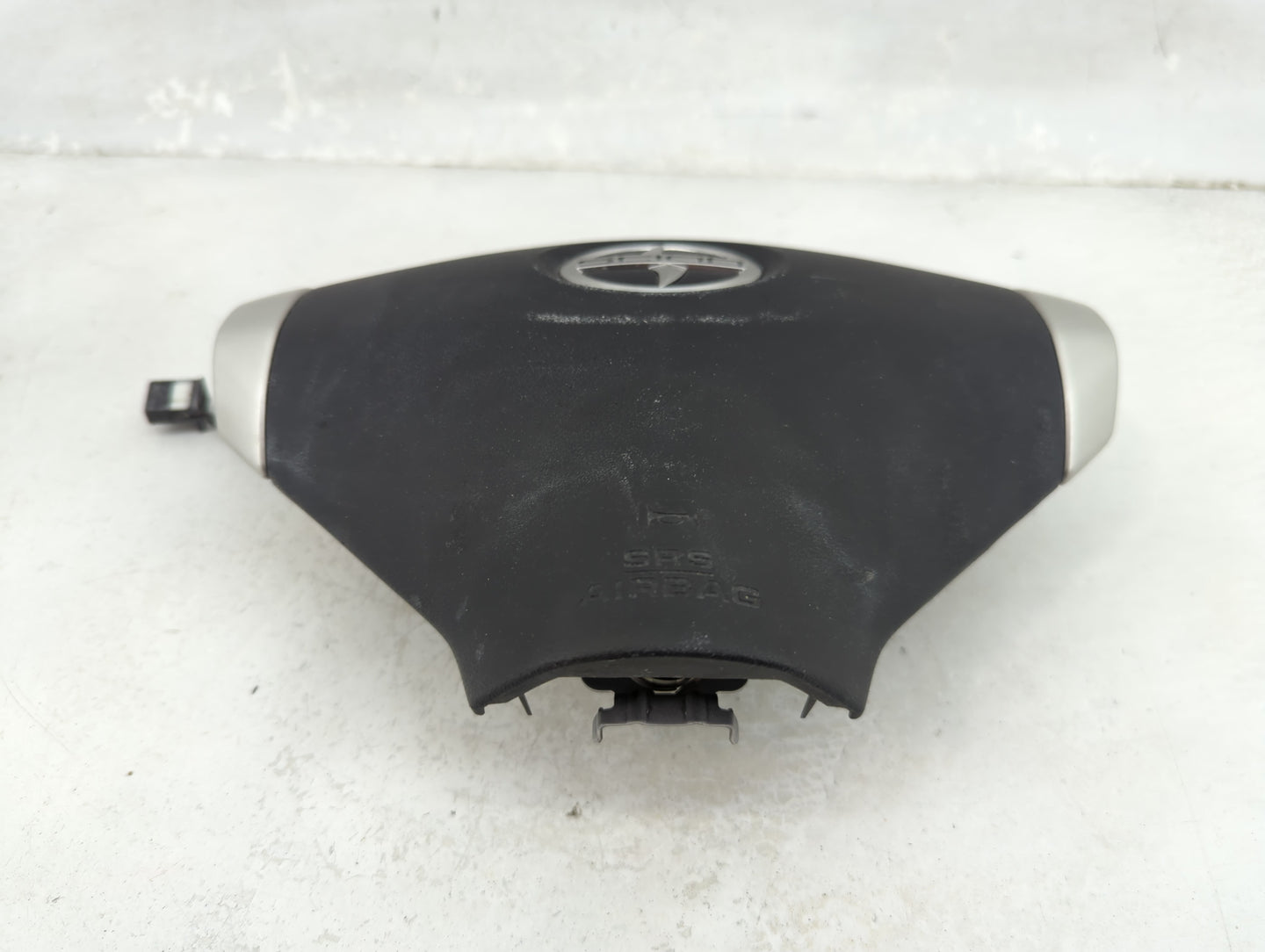 2004-2006 Scion Xb Air Bag Driver Left Steering Wheel Mounted 1466151 - Oemusedautoparts1.com