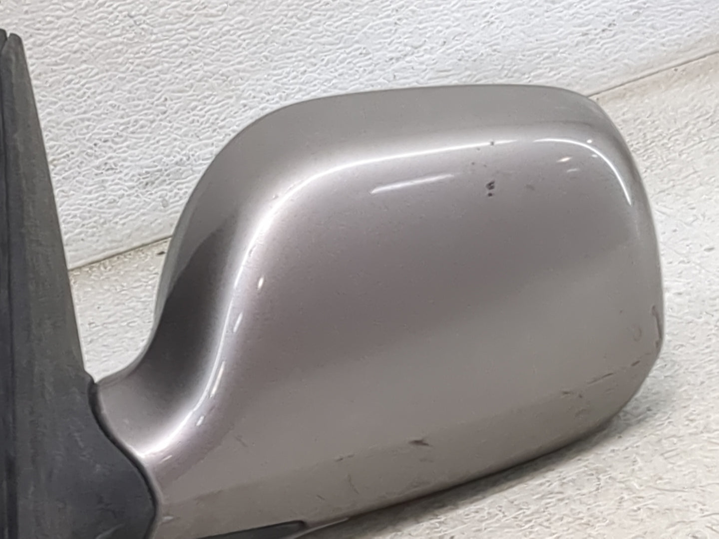 2004-2006 Scion Xb Driver Side View Mirror - Left Door Mirror OEM Used - Oemusedautoparts1.com