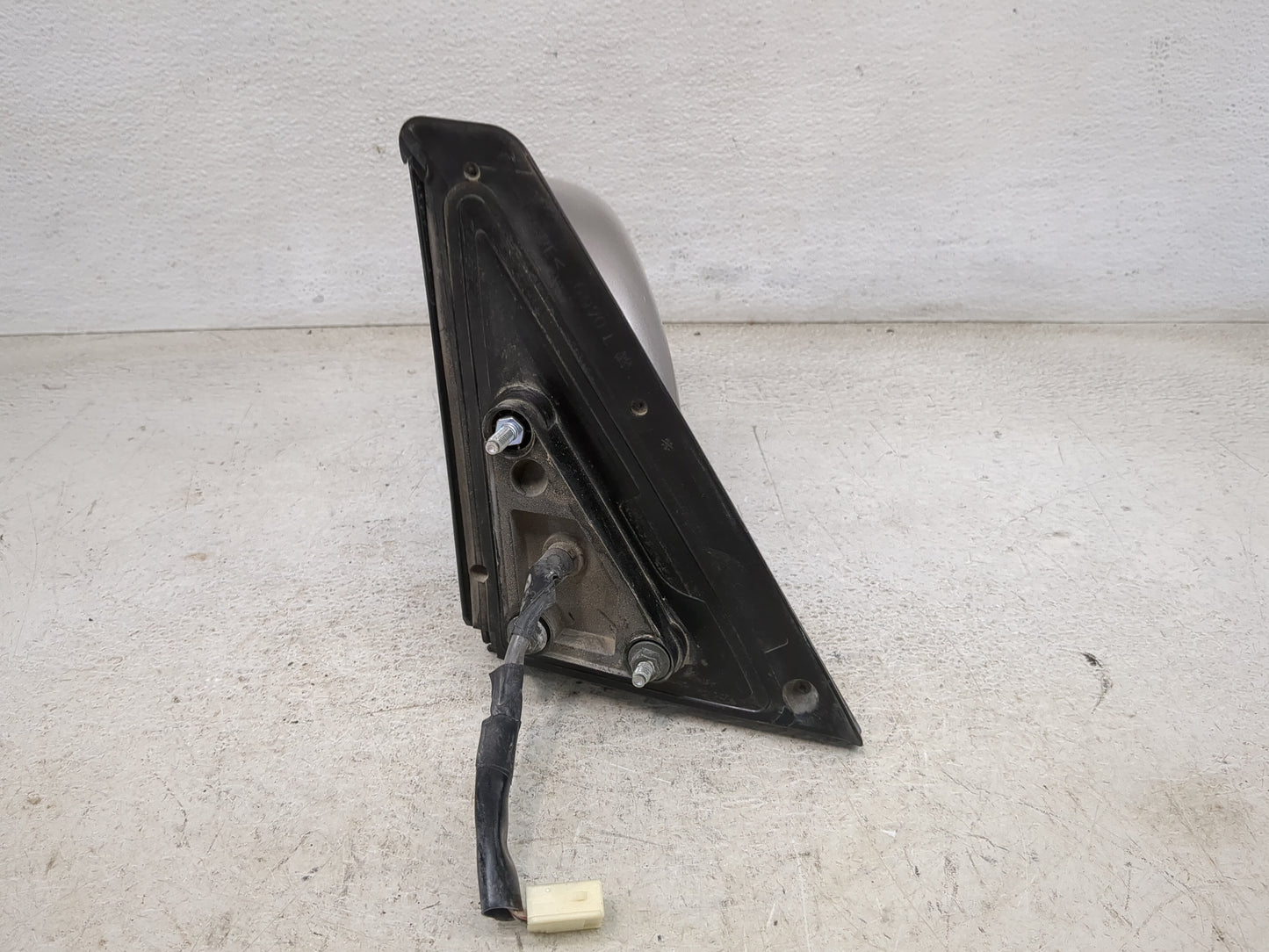 2004-2006 Scion Xb Driver Side View Mirror - Left Door Mirror OEM Used - Oemusedautoparts1.com