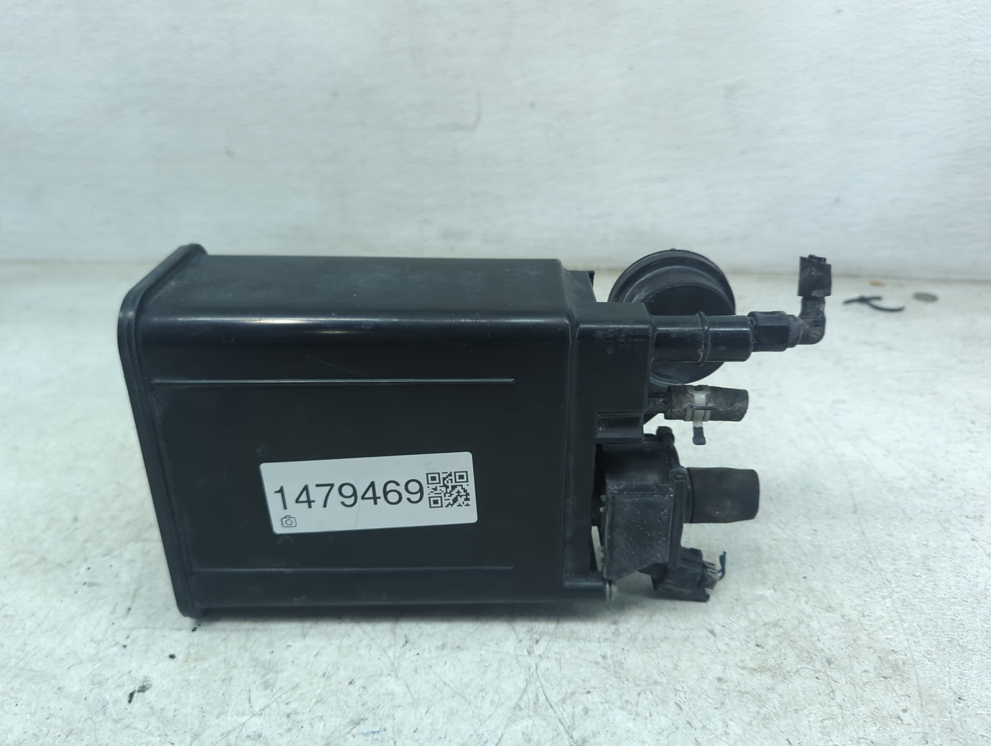 2005 Scion Xb Fuel Vapor Charcoal Canister - Oemusedautoparts1.com