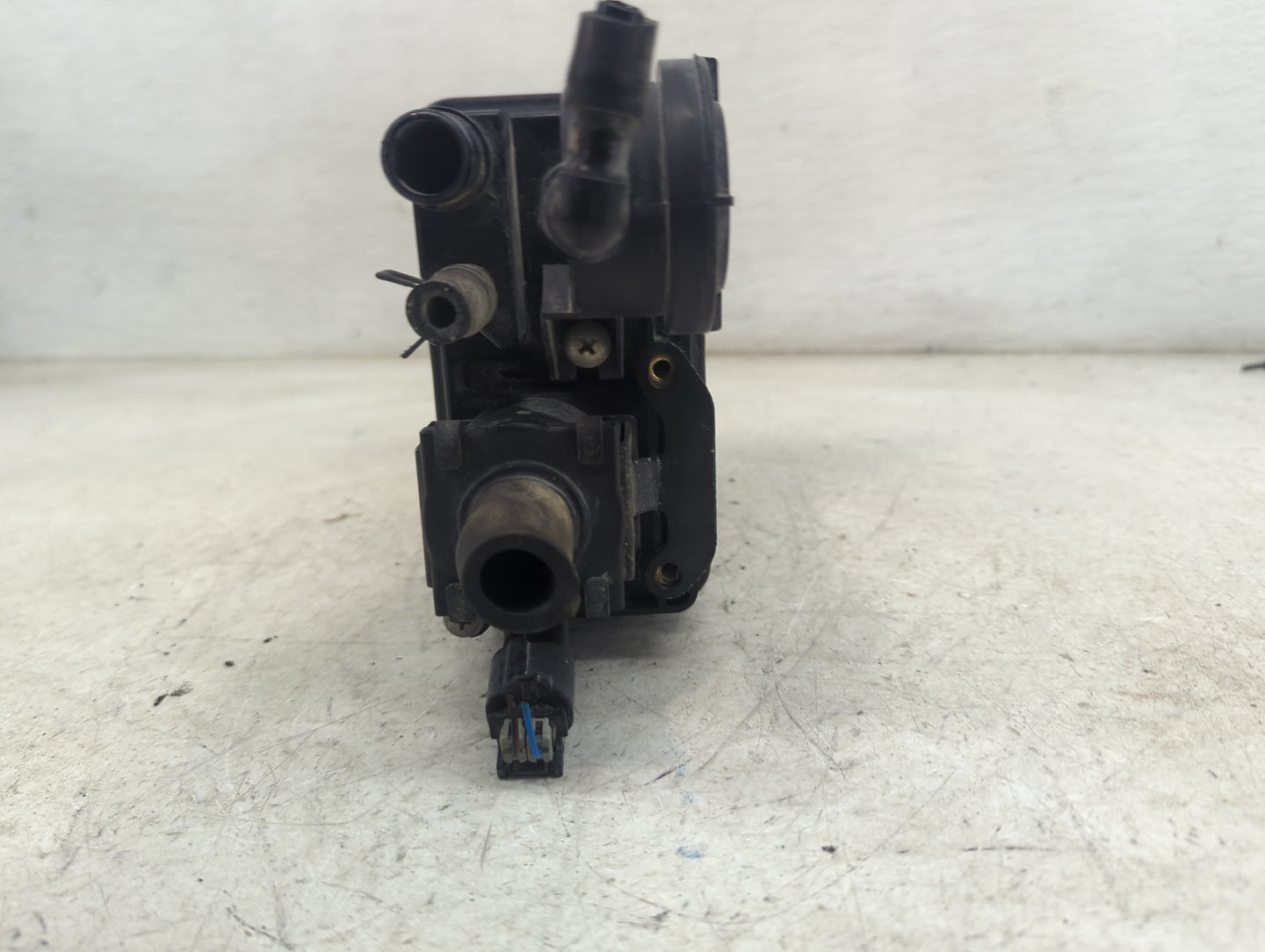2005 Scion Xb Fuel Vapor Charcoal Canister - Oemusedautoparts1.com