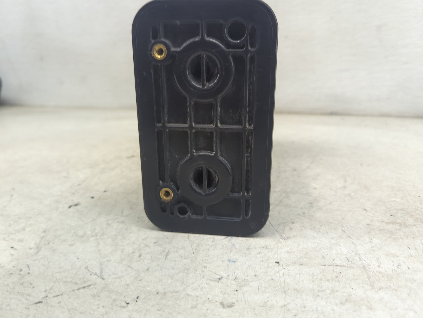 2005 Scion Xb Fuel Vapor Charcoal Canister - Oemusedautoparts1.com