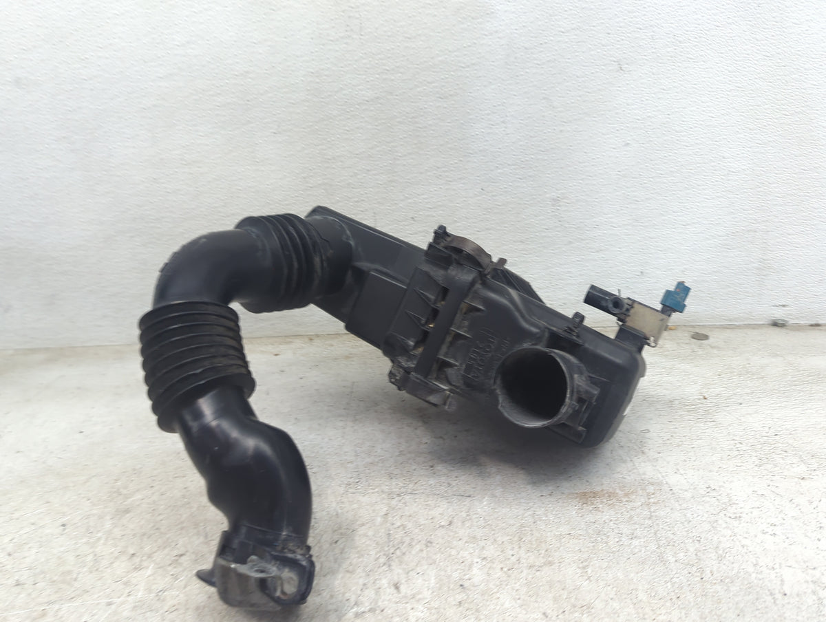 2005 Scion Xb Air Cleaner Intake-duct Hose Tube 1481206 - Oemusedautoparts1.com