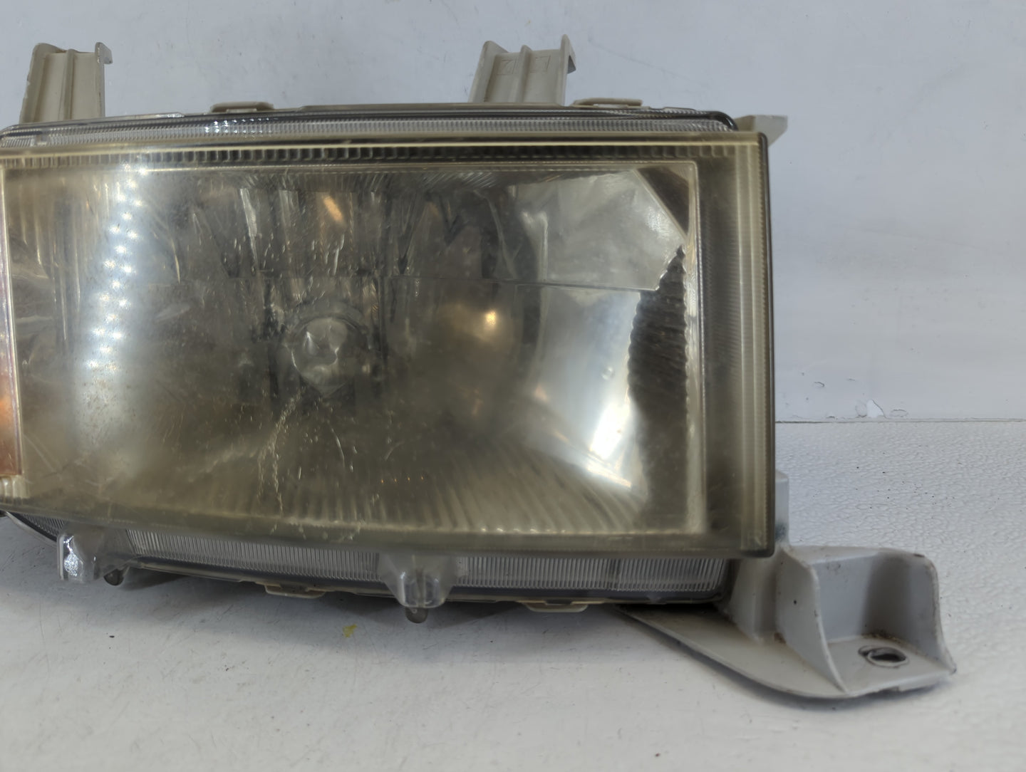 2004-2006 Scion Xb Passenger Right Oem Head Light Headlight Lamp 677460 - Oemusedautoparts1.com