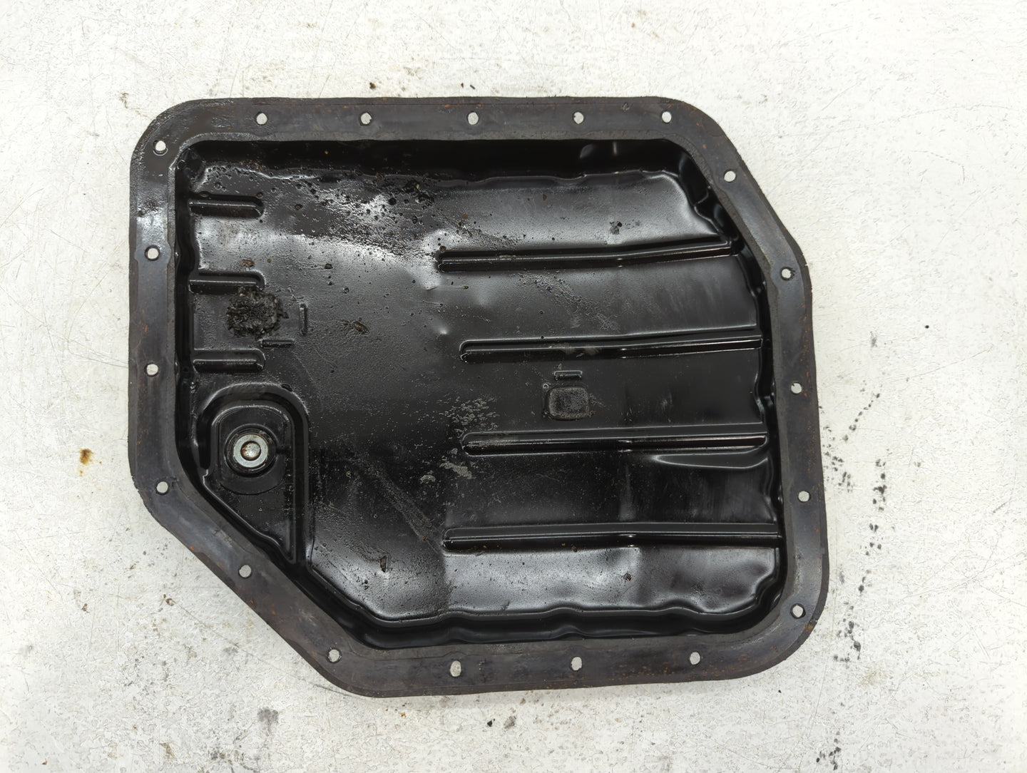 2004-2006 Scion Xb Engine Oil Pan Fits OEM Used Auto Parts - Oemusedautoparts1.com