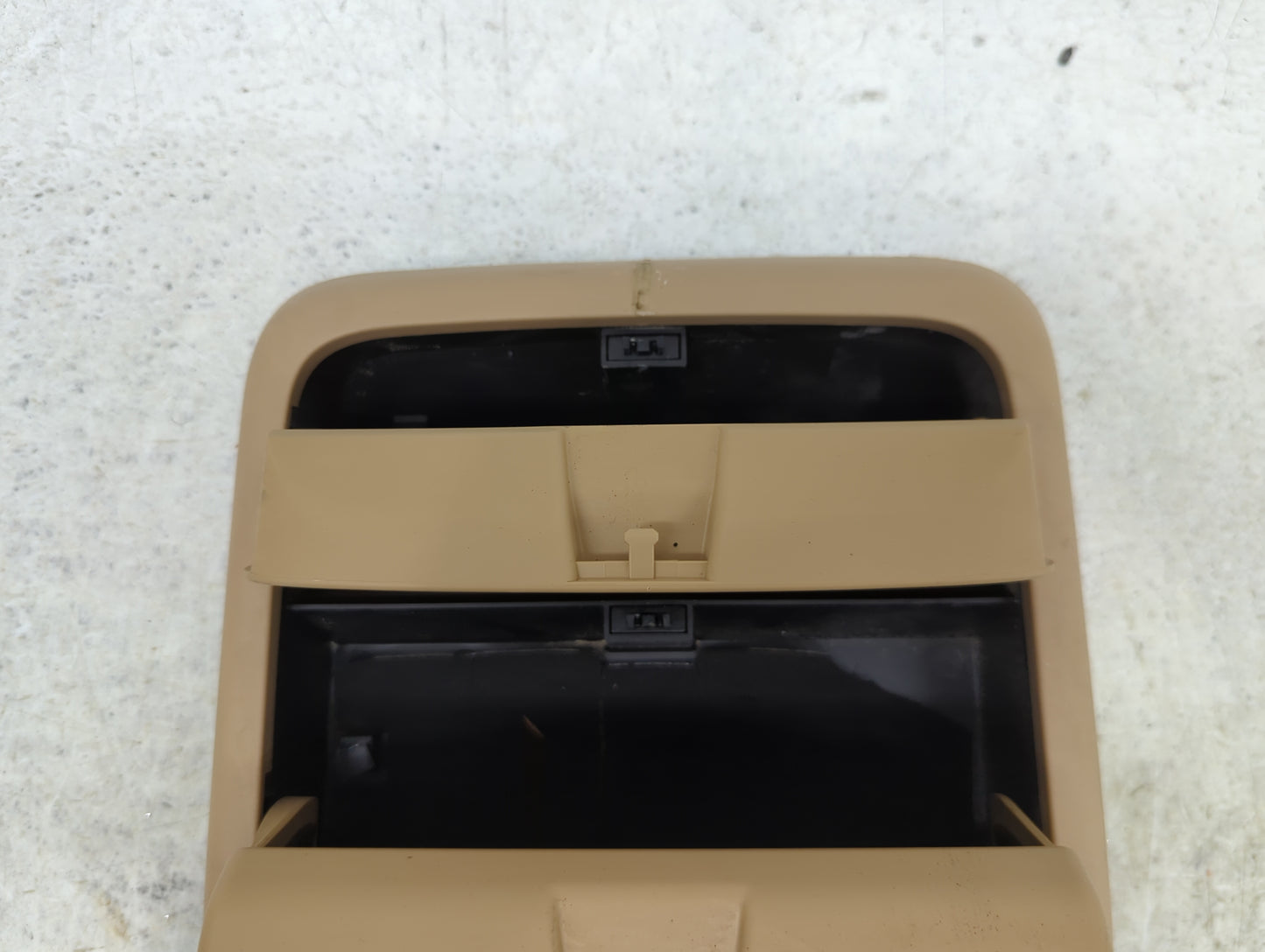 2005 Subaru Forester Overhead Roof Console - Oemusedautoparts1.com