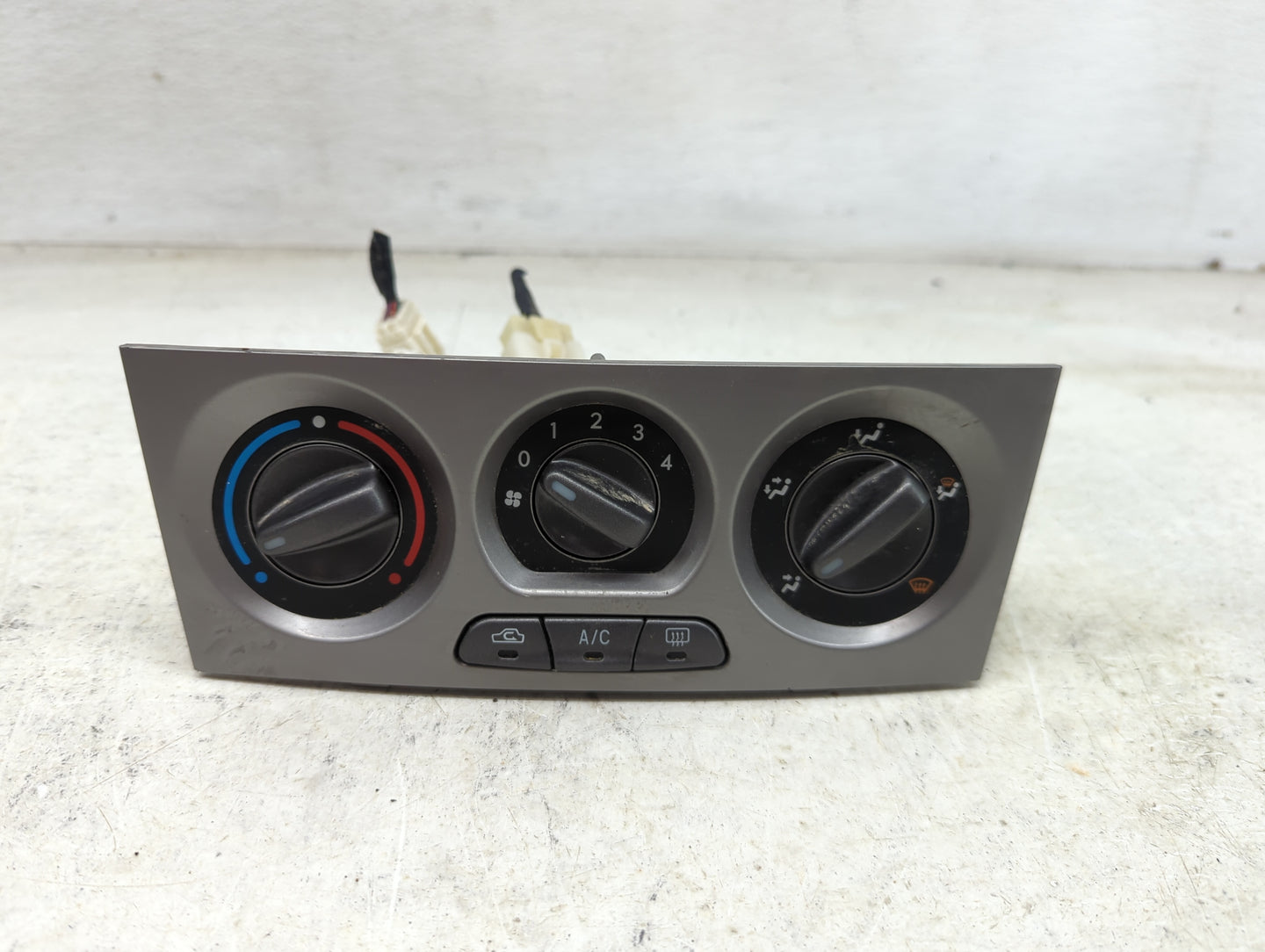 2005 Subaru Forester Climate Control Module Temperature AC/Heater Replacement P/N:72311SA 031 Fits OEM Used Auto Parts - Oem
