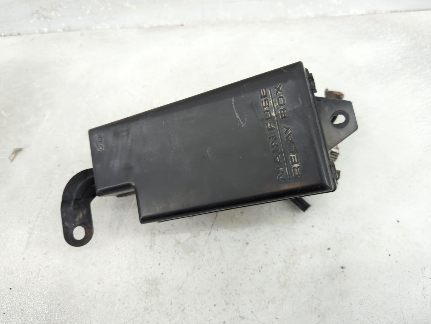 2005 Subaru Forester Fusebox Fuse Box Panel Relay Module P/N:82231SA400 Fits OEM Used Auto Parts - Oemusedautoparts1.com