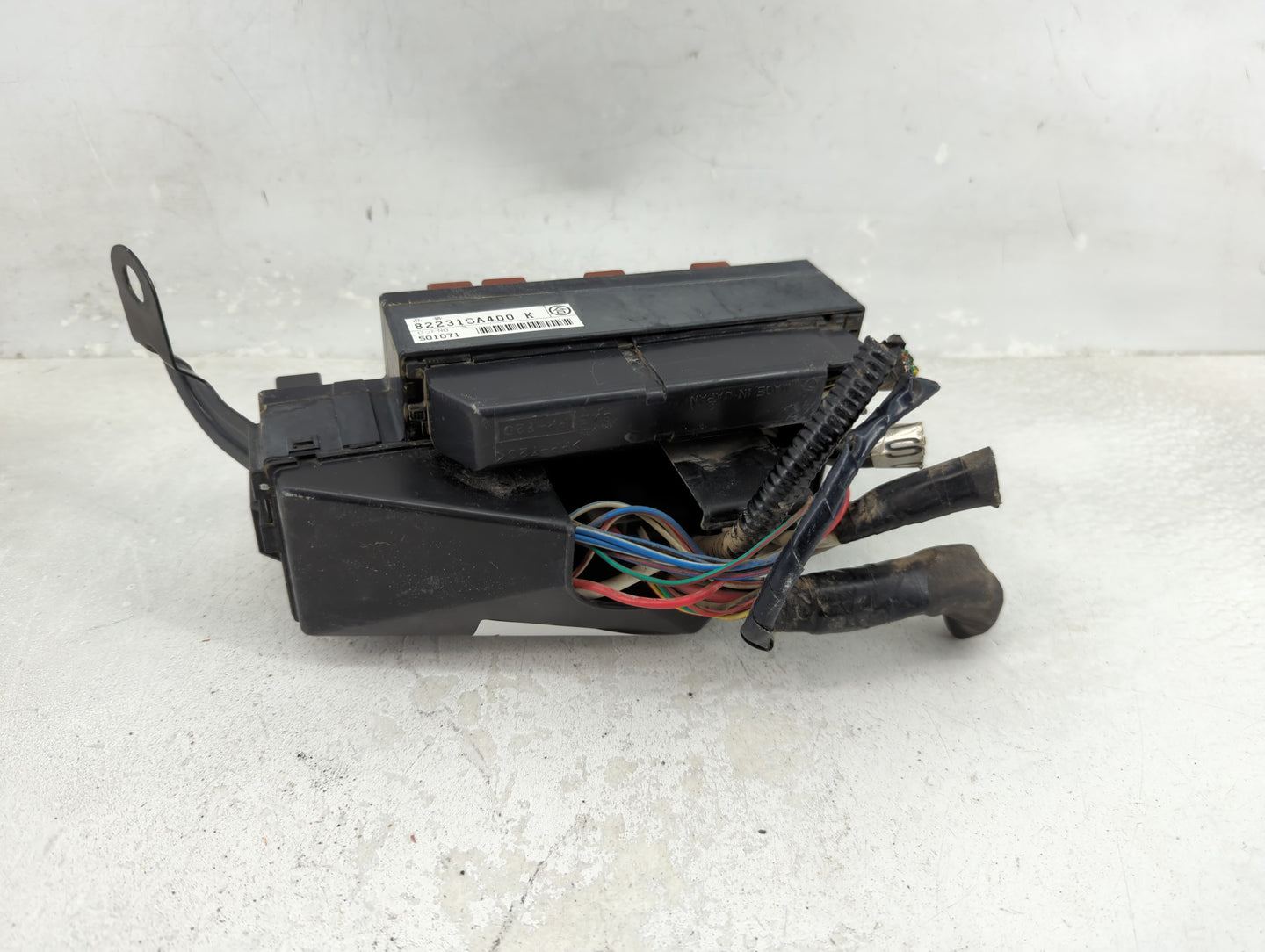 2005 Subaru Forester Fusebox Fuse Box Panel Relay Module P/N:82231SA400 Fits OEM Used Auto Parts - Oemusedautoparts1.com