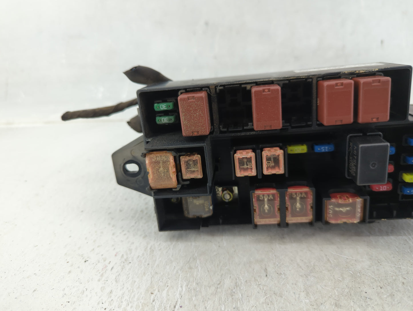 2005 Subaru Forester Fusebox Fuse Box Panel Relay Module P/N:82231SA500 82231SA400 Fits OEM Used Auto Parts - Oemusedautopar
