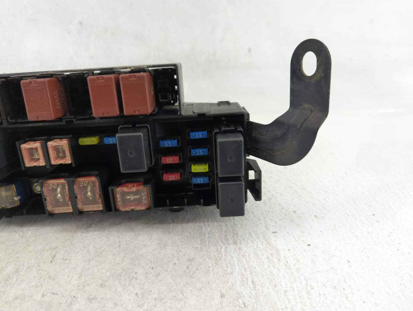 2005 Subaru Forester Fusebox Fuse Box Panel Relay Module P/N:82231SA500 82231SA400 Fits OEM Used Auto Parts - Oemusedautopar