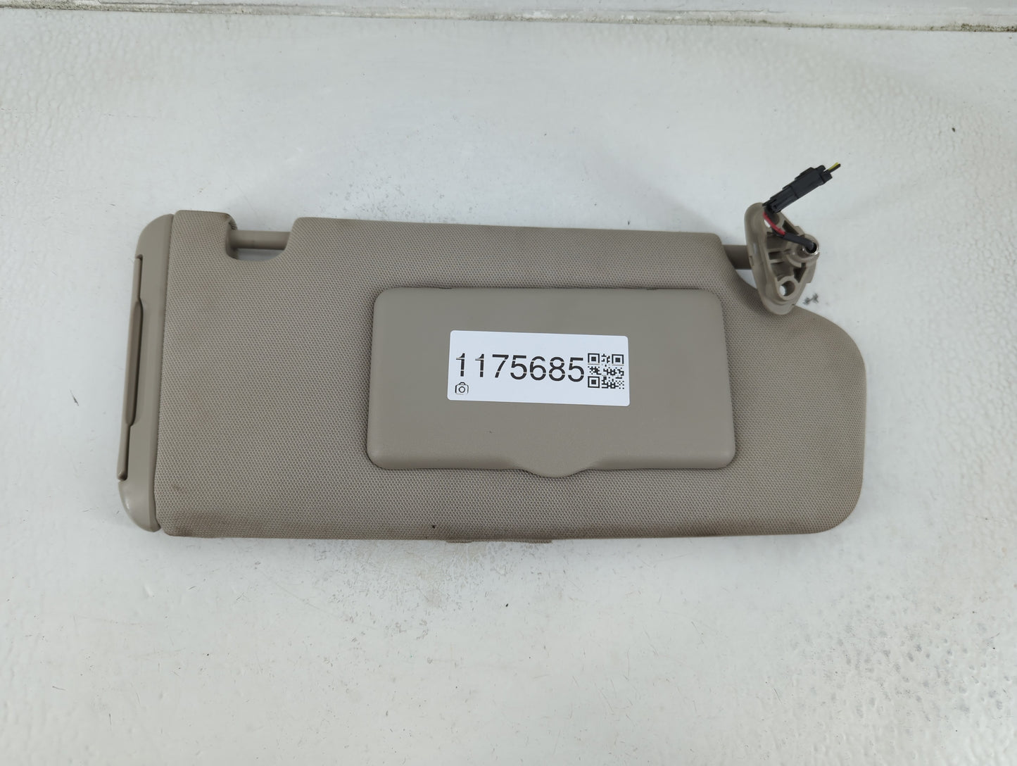 2002-2005 Subaru Legacy Sun Visor Shade Replacement Passenger Right Mirror Fits Fits 2002 2003 2004 2005 OEM Used Auto Parts