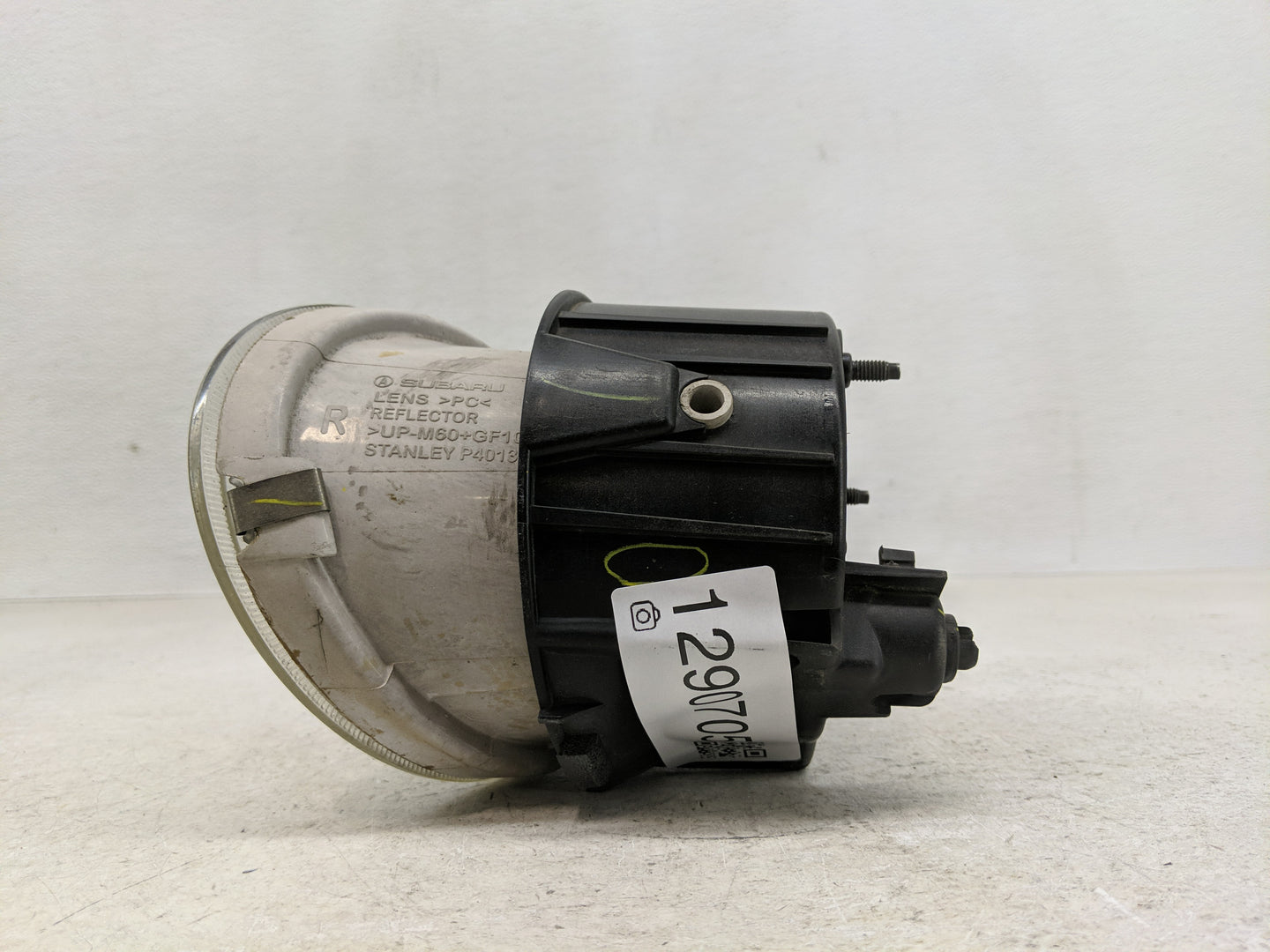 2005-2006 Subaru Legacy Passenger Right Oem Fog Light Lamp - Oemusedautoparts1.com