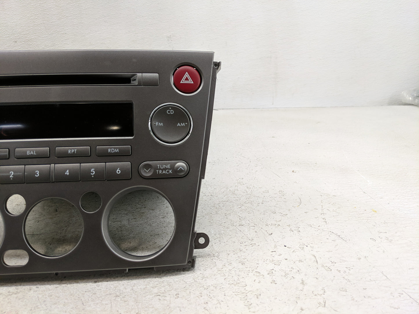 2005-2006 Subaru Legacy Radio AM FM Cd Player Receiver Replacement Fits Fits 2005 2006 OEM Used Auto Parts - Oemusedautopart