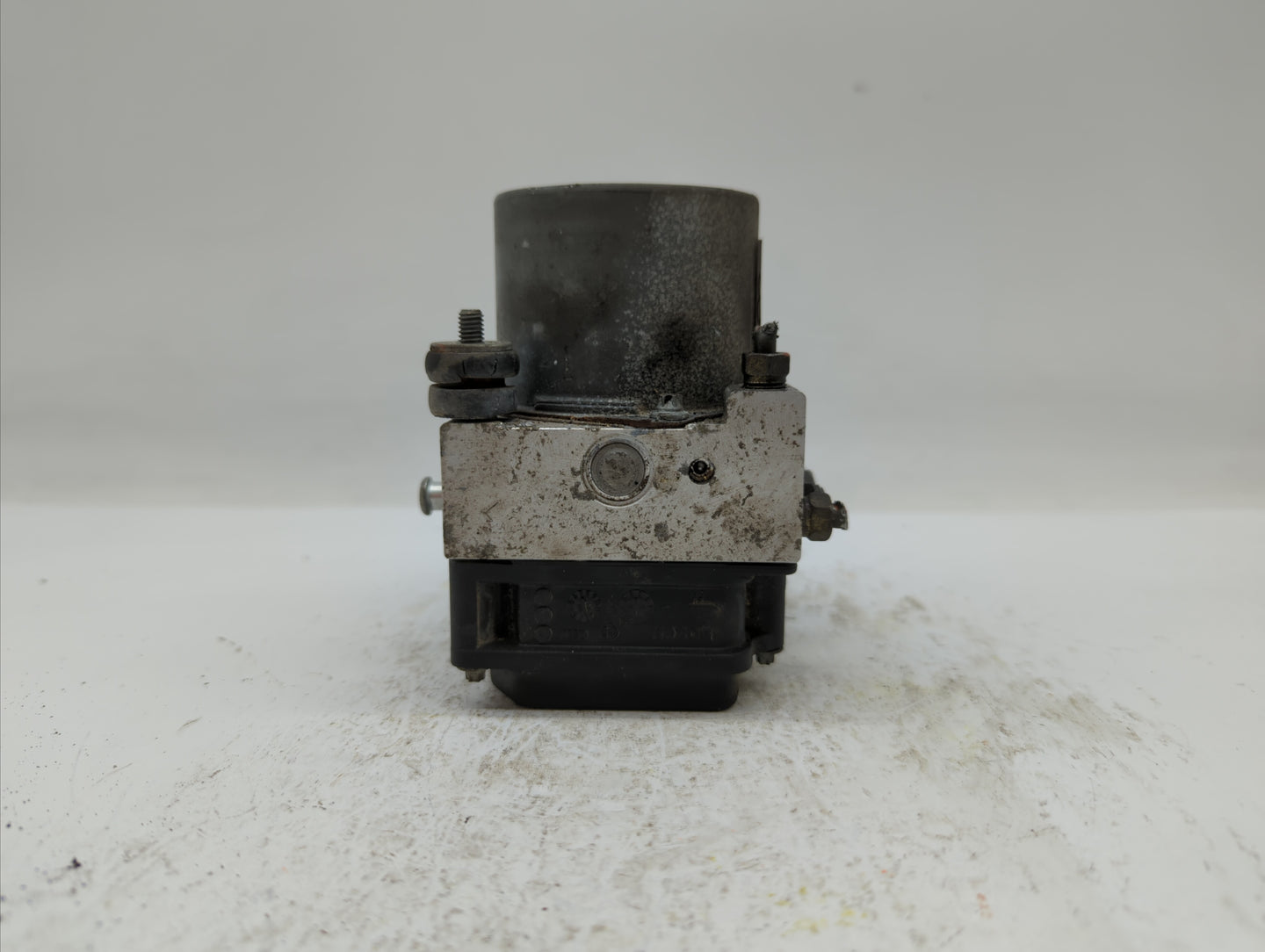 2005 Subaru Legacy ABS Pump Control Module Replacement P/N:27534AG02A Fits OEM Used Auto Parts - Oemusedautoparts1.com