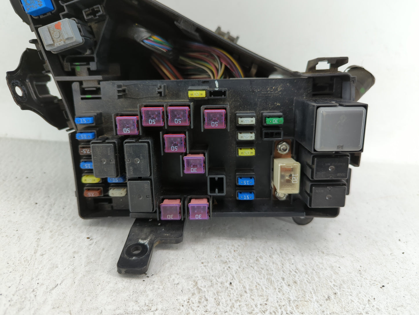 2002-2005 Subaru Legacy Fusebox Fuse Box Panel Relay Module P/N:MB502000B MB502050B Fits Fits 2002 2003 2004 2005 OEM Used A