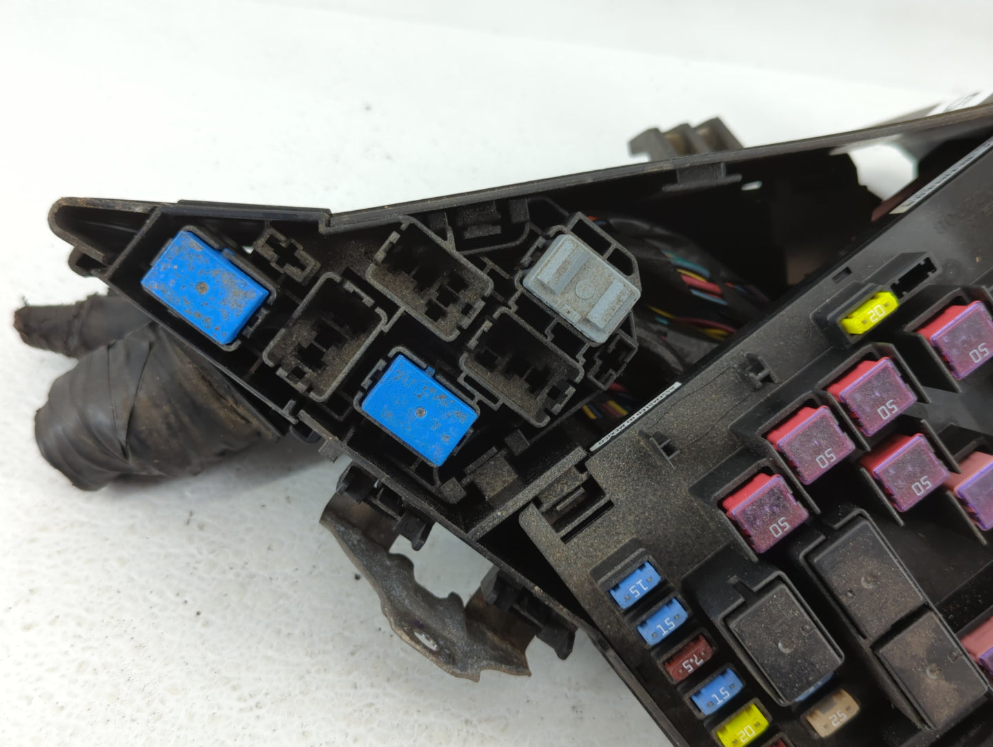2002-2005 Subaru Legacy Fusebox Fuse Box Panel Relay Module P/N:MB100200B Fits Fits 2002 2003 2004 2005 OEM Used Auto Parts 