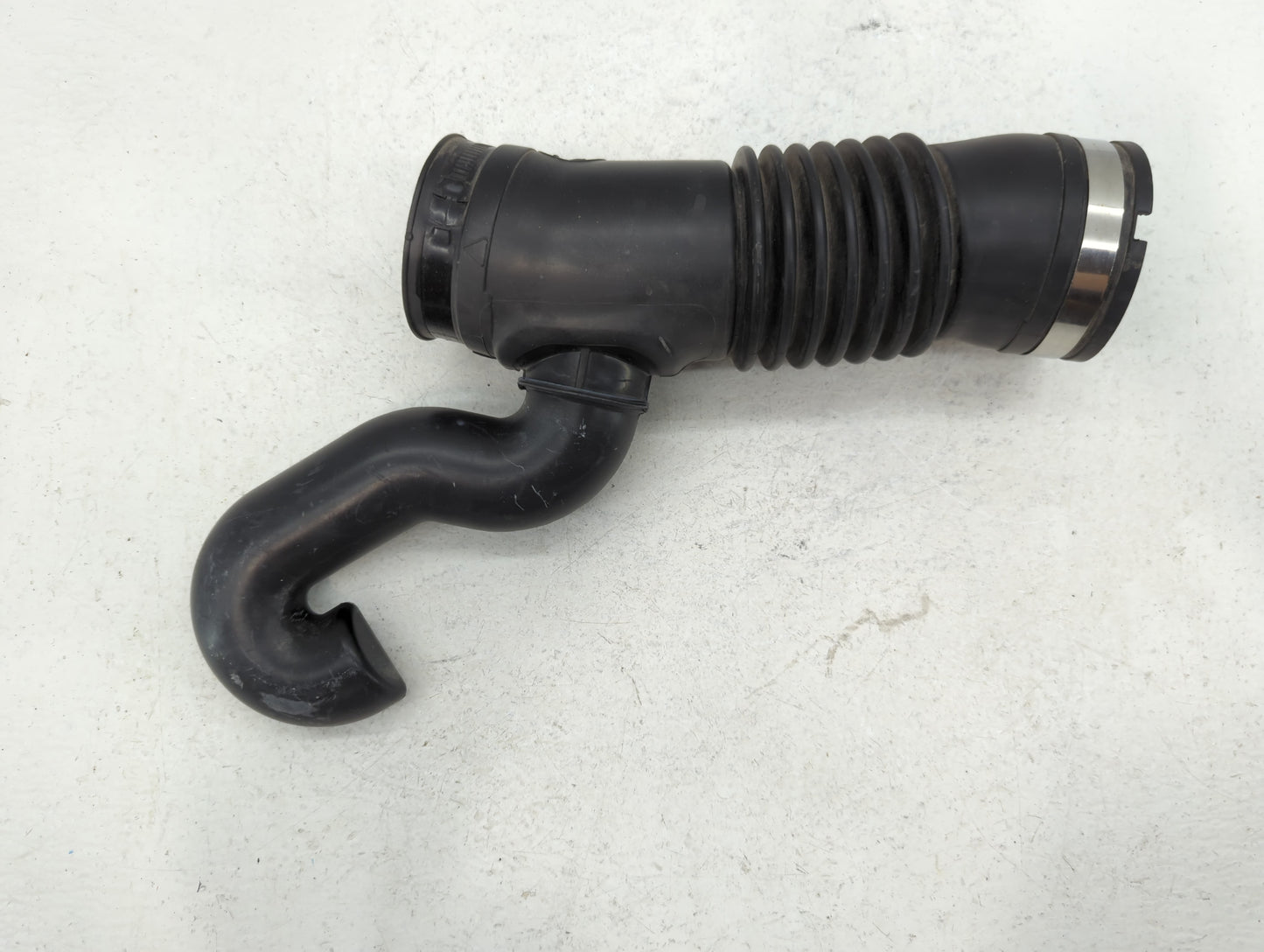 2005 Subaru Legacy Air Cleaner Intake Duct Hose Tube Black - Oemusedautoparts1.com