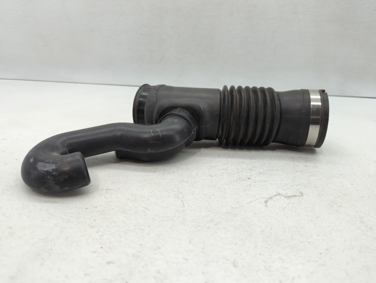 2005 Subaru Legacy Air Cleaner Intake Duct Hose Tube Black - Oemusedautoparts1.com