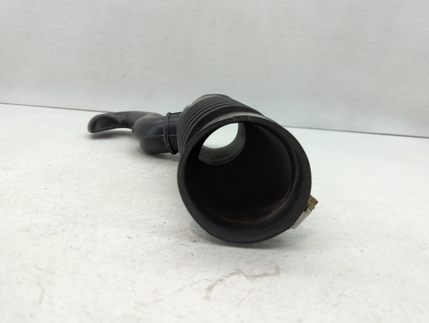 2005 Subaru Legacy Air Cleaner Intake Duct Hose Tube Black - Oemusedautoparts1.com