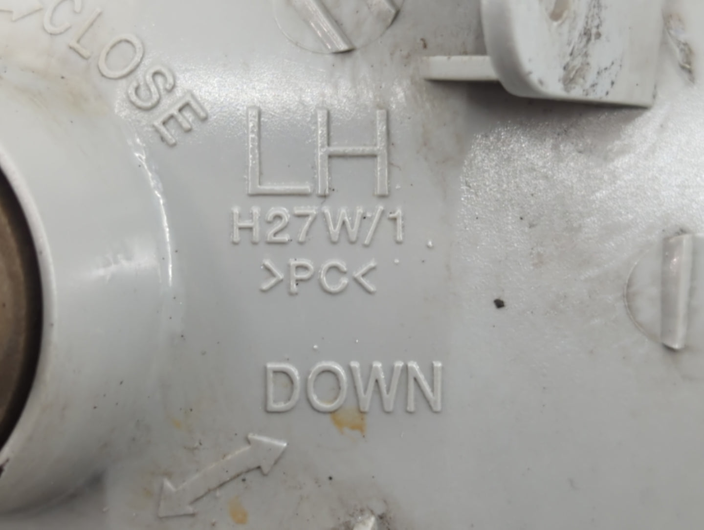 2004-2008 Suzuki Forenza Driver Left Oem Front Light Lamp - Oemusedautoparts1.com