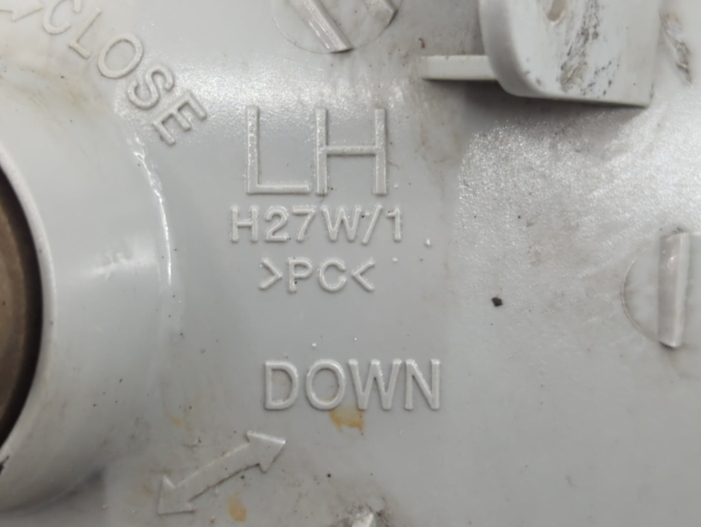 2004-2008 Suzuki Forenza Driver Left Oem Front Light Lamp - Oemusedautoparts1.com