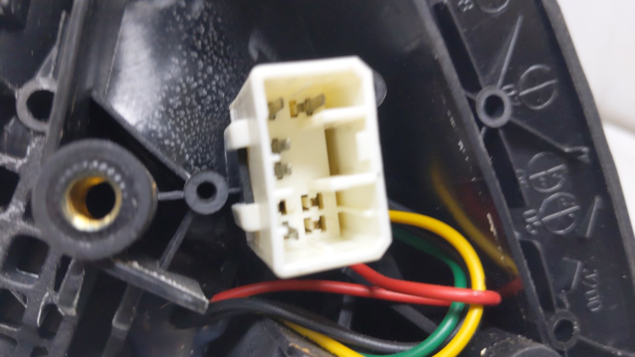 2005-2008 Suzuki Reno Driver Side View Mirror - Left Door Mirror OEM Used - Oemusedautoparts1.com