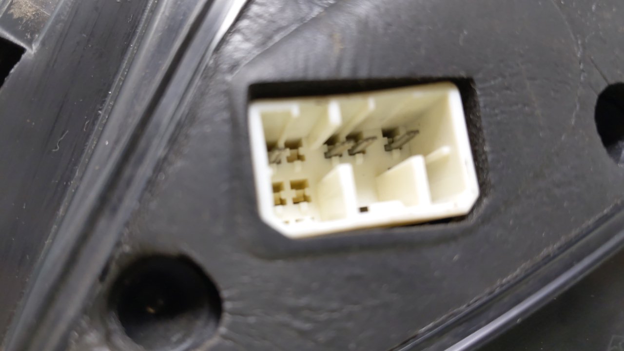 2005-2008 Suzuki Reno Driver Side View Mirror - Left Door Mirror OEM Used - Oemusedautoparts1.com